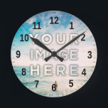 Horloge Ronde Photo personnalisée personnalisée<br><div class="desc">Téléchargez votre photo et créez votre horloge murale personnalisée ! Faites votre cadeau parfait pour les amis, les couples, les enfants et la famille, créez votre meilleur décor maison. Voulez-vous acheter ces paysages de plage sans les personnaliser ? Ces photos extraordinaires de Frank Mckenna réalisées à San Diego, aux Etats-Unis,...</div>