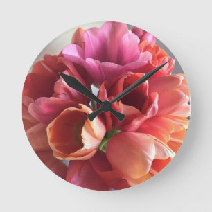Horloge Ronde Pink & Peach Tulip Bouquet
