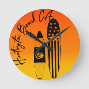 Horloge Ronde Planches de surf et couchers de soleil à Huntingto