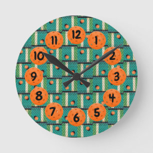 Horloge Ronde Playing Pickleball 'Til the Streetlights Come On R