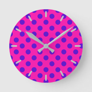 Horloge Ronde Pois bleus sur fuchsia