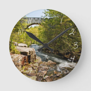 Horloge Ronde Pont au-dessus de rivière