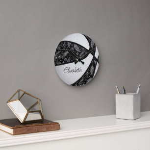 Horloge Ronde poupée blanche noire cachemire motif basketball