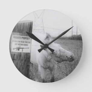 Horloge Ronde Private Property horse noir & blanc