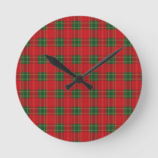 Horloge Ronde Red Christmas Plaid Pattern | Cozy Holiday Design 