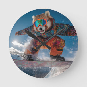 Horloge Ronde Red Panda Snowboard en combinaison de neige coloré