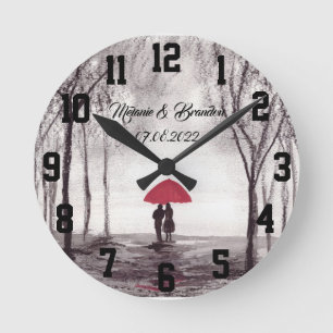 Horloge Ronde Red umbrella Love couple rustic romantic Wedding