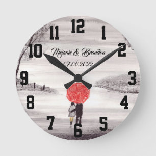 Horloge Ronde Red umbrella Love couple rustic romantic Wedding