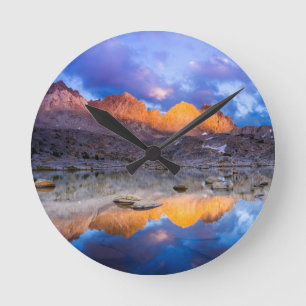Horloge Ronde Réflexion sur les montagnes, Californie