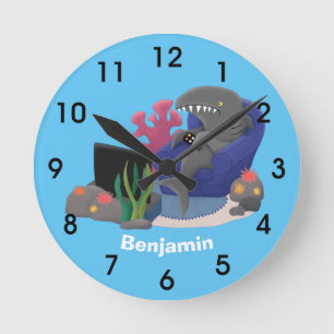 Horloge Ronde Requin drôle regardant la télévision en dessin ani