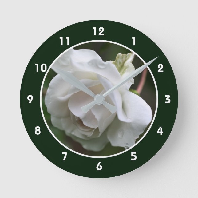Horloge Ronde Rose Blanche Avec Fleur De Gouttes De Pluie (Recto)