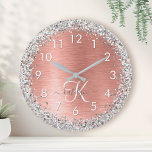 Horloge Ronde Rose Gold brossé Parties scintillant métallique No<br><div class="desc">Personnalisez facilement ce design tendance d'horloge murale chic avec une jolie parties scintillant brillante en argent sur un arrière - plan métallique brossé en or rose.</div>