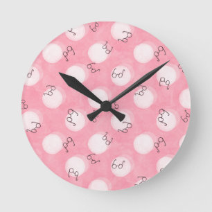 Horloge Ronde Rose Pâle Motif Mignon – Petits Points Esthétiques