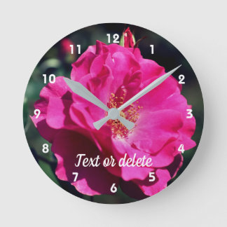 Horloge Ronde Rose rose en pleine floraison Personnalisé