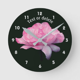 Horloge Ronde Rose rose personnalisée