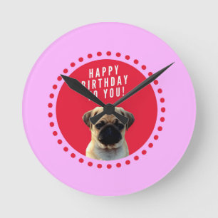 Horloge Ronde Rose rouge mignon de points de joyeux anniversaire