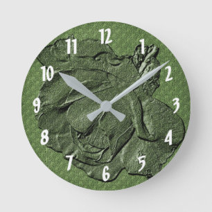 Horloge Ronde Rose Sculptée Dans L'Art De La Fleur Verte
