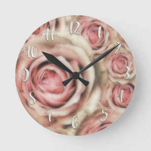 Horloge Ronde Roses roses Modernes Chic Romantique Personnalisé
