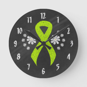 Horloge Ronde Ruban Chalkboard Lime Green Awareness