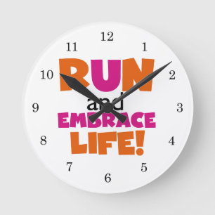 Horloge Ronde Run and Embrassez Life Orange Pink