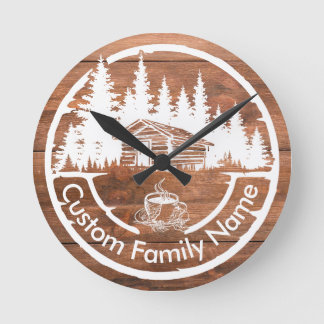 Horloge Ronde Rustic Cottage Cabin Barn | Custom Family Name