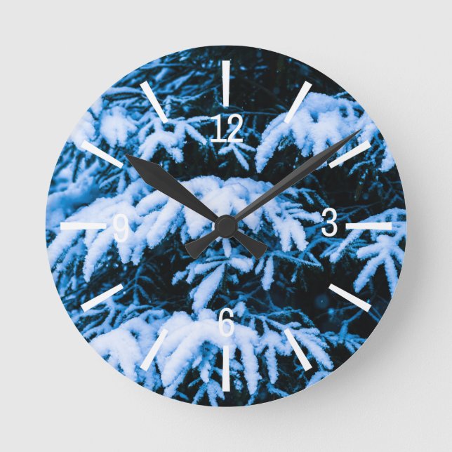 Horloge Ronde Sapin de Noël sous la neige d'hiver (Recto)
