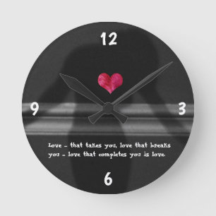 Horloge Ronde Silhouette de la femme, Coeur des fleurs et texte