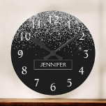 Horloge Ronde Silver Black Parties scintillant Girl Monogramme N<br><div class="desc">Parties scintillant argentée et noire Étincelle Nom du monogramme Horloge. Cela rend le cadeau parfait pour 16 ans,  mariage,  douche nuptiale,  anniversaire,  baby shower ou bachelorette pour quelqu'un qui aime le luxe glam et les styles chic.</div>