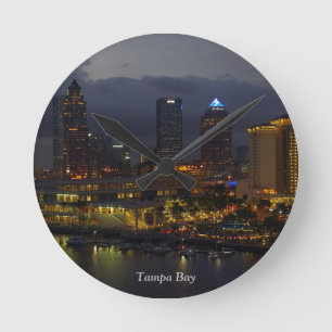 Horloge Ronde Skyline nocturne de Tampa Bay