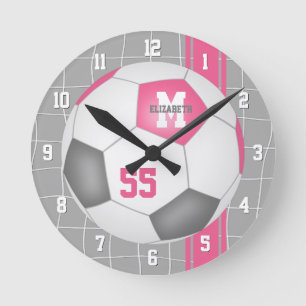 Horloge Ronde soccer personnalisé rose girly