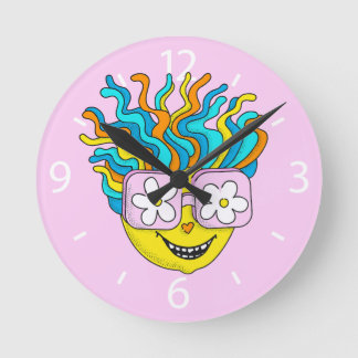 Horloge Ronde Sympathique caractère souriant avec lunettes roses