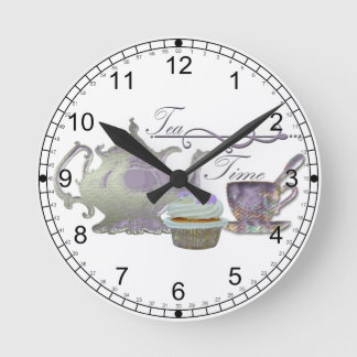 Horloge Ronde Tea Time! Lilac Teapot, Teacup and Cupcake Art