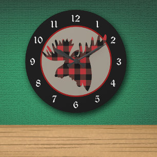 Horloge Ronde Tête rouge d'orignaux de plaid de Buffalo noir