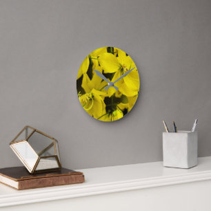 Horloge Ronde The yellow of laburnum flowers