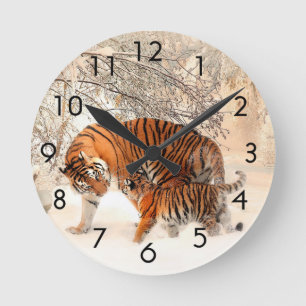 Horloge Ronde Tigre with Tiger Cub In Snow Clock