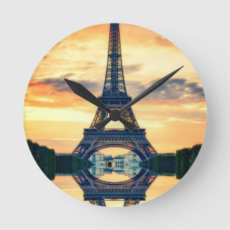 Horloge Ronde Tour Eiffel Paris Soirée européenne