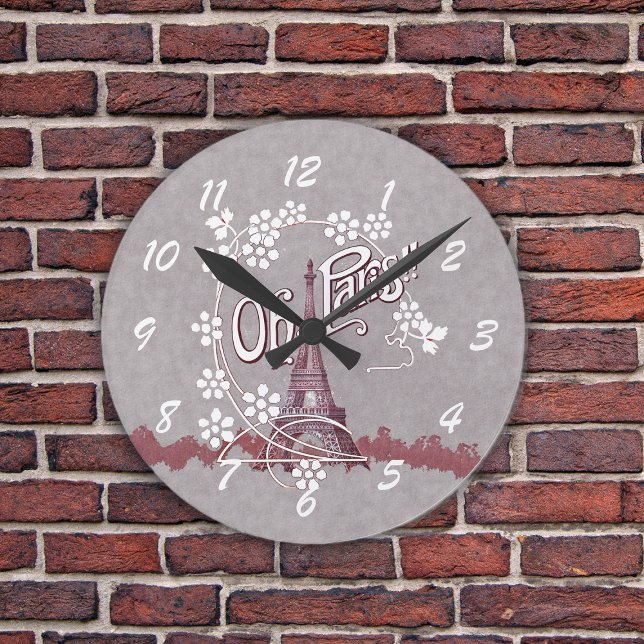 Horloge Ronde Tour Eiffel vintage Oh Paris France Daisy (Eiffel Tower with Oh Paris text and daisy flowers on grey wall clock.)