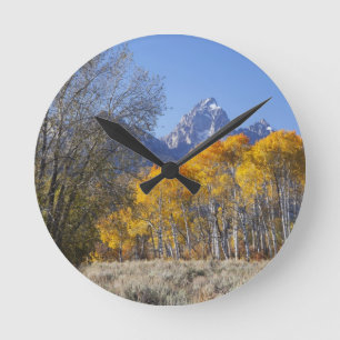 Horloge Ronde Trembles avec la chaîne de montagnes Teton