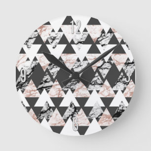 Horloge Ronde Triangles noires modernes de Geo de marbre d'or de