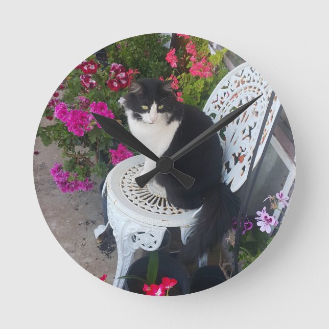 Horloge Ronde Tuxedo Cat Cute with Pretty Flowers Black Cats (Recto)