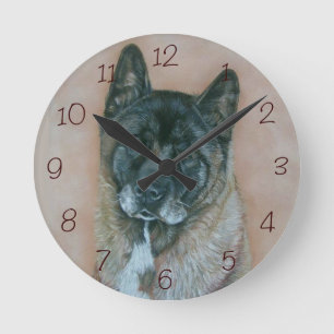 Horloge Ronde une photo du chien akita à visage noir