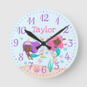 Horloge Ronde Unicorn Mermaids Kids Nursery Dark Skin Tone