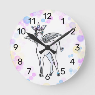 Horloge Ronde Unicorne à ailes magiques avec bulles colorées