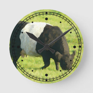 Horloge Ronde Vache peinte à biscuit de Galloway ceinturée par