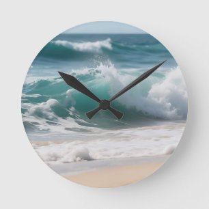 Horloge Ronde Vague de l'océan turquoise s'écrasant sur le rivag