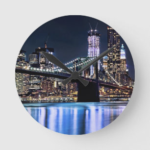 Horloge Ronde Vue de la réflexion de pont de Brooklyn de New
