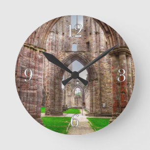 Horloge Ronde Vue intérieure de l'ancienne abbaye de Tintern Pay