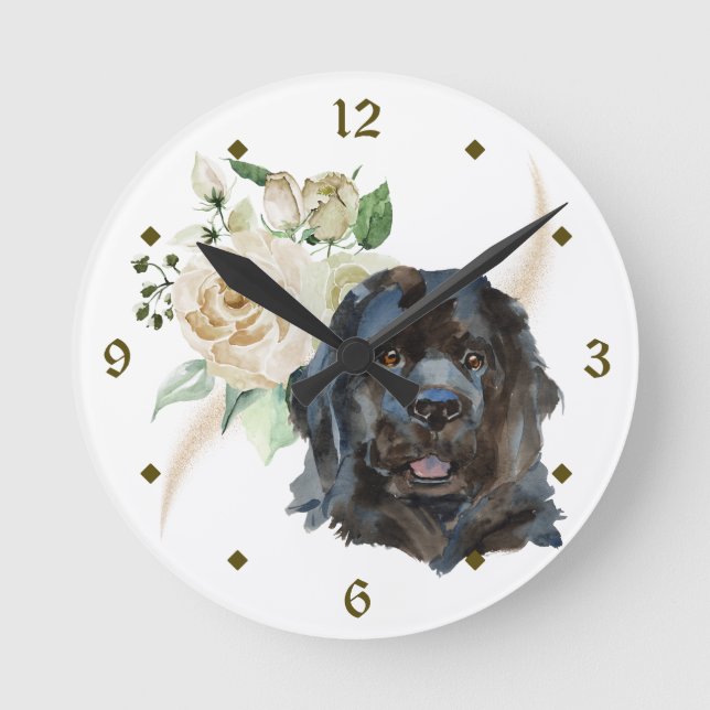 Horloge Ronde White Rose Bouquet Newfoundland Dog (Recto)