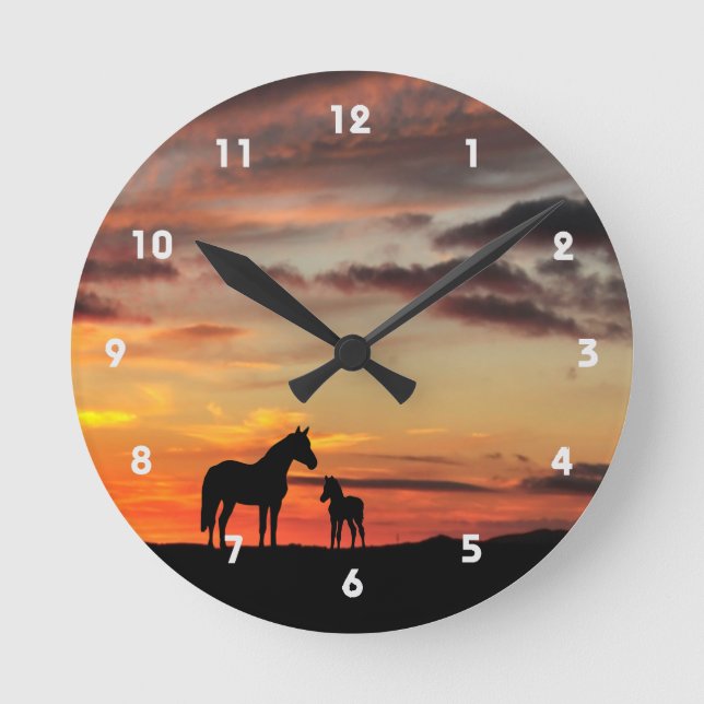 Horloge Ronde Wild Mustang Mare and Foal Silhouette With Sunset (Recto)