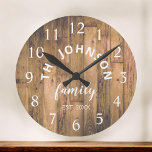 Horloge Ronde Wood Custom Family<br><div class="desc">The brown wooden farm house wall clock is perfect pour your country farmhouse kitchen. Customize with your family name and established year for a unique and personalized birthday ou Christmas vend.</div>